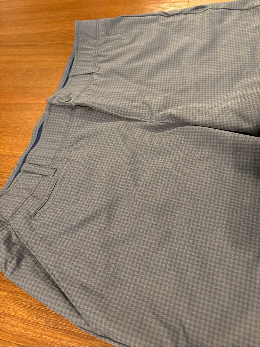 Under Armour Women’s Size 12 HeatGear Golf Shorts Lot of 2 - Picture 3 of 14